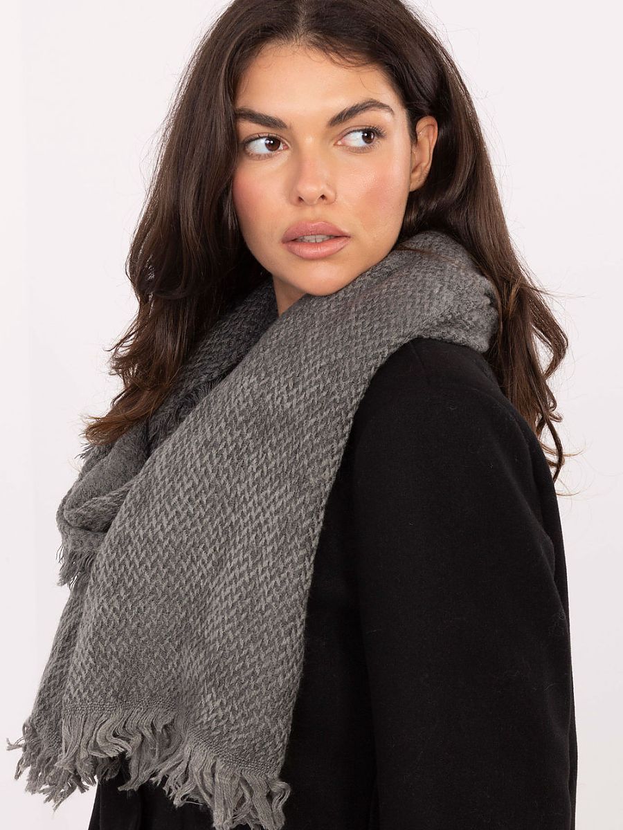 Shawl model 219618 AT